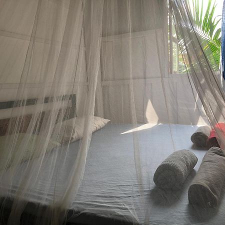 Macondo Mpai Bay ロンサレム島 エクステリア 写真
