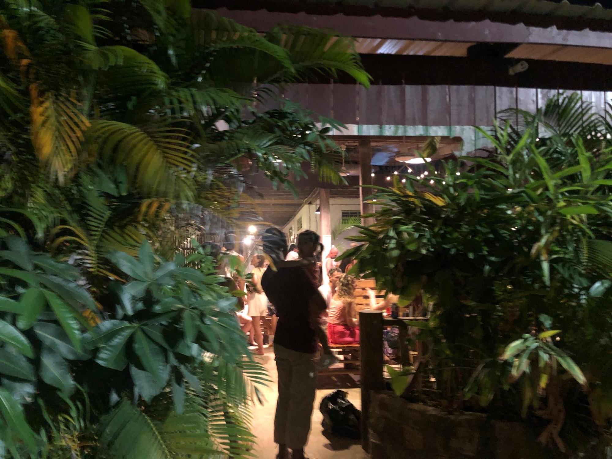 Macondo Mpai Bay ロンサレム島 エクステリア 写真