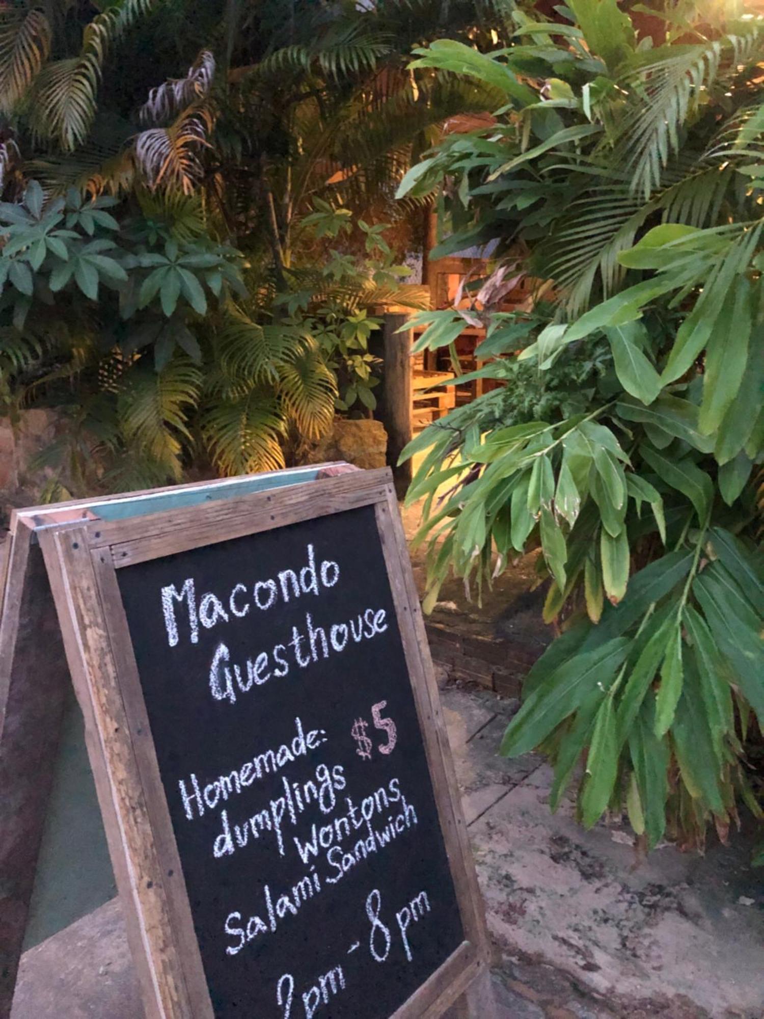 Macondo Mpai Bay ロンサレム島 エクステリア 写真